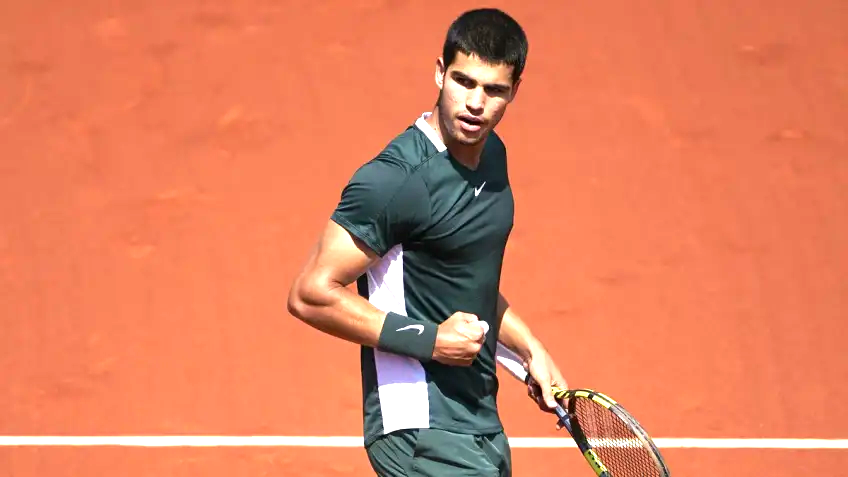 In Barcelona, the No. 1 seed Carlos Alcaraz asserts that “every player can beat me.”